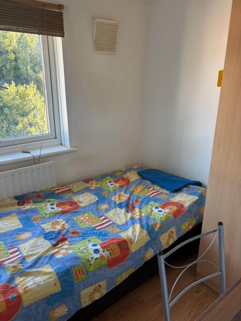 Spacious & Cosy Single Room For Rent AT UB7 9HN