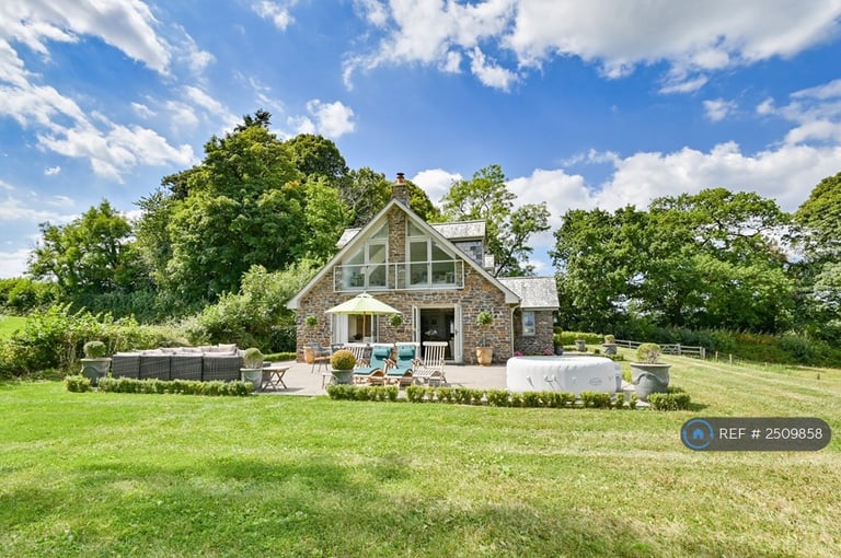 3 bedroom house in Hurlditch Court, Tavistock, PL19 (3 bed) (#2509858)