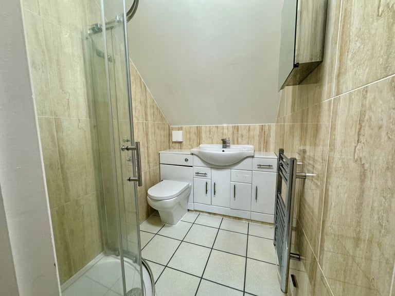 4 Bedroom 2 Bathroom Garage - Winston Court Headstone Lane Harrow HA3 