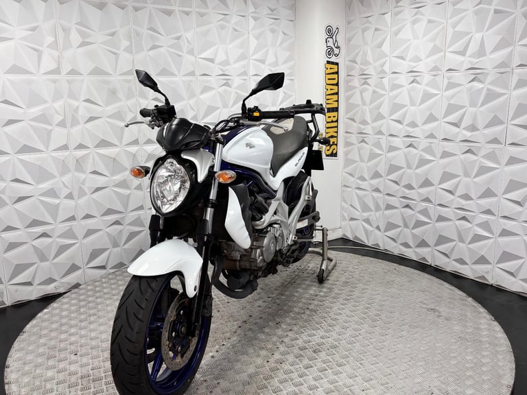 2011 Suzuki Gladius 650 | *WARRANTY PROVIDED*