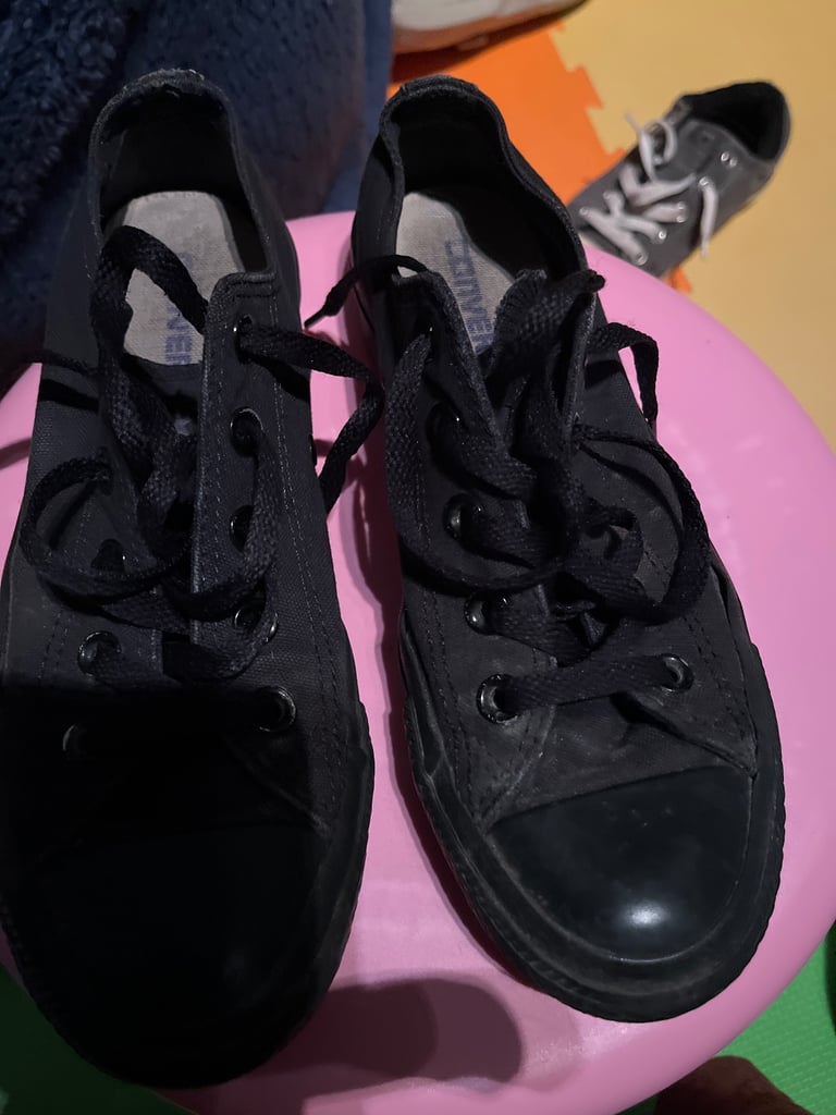 image for Converse black size 4