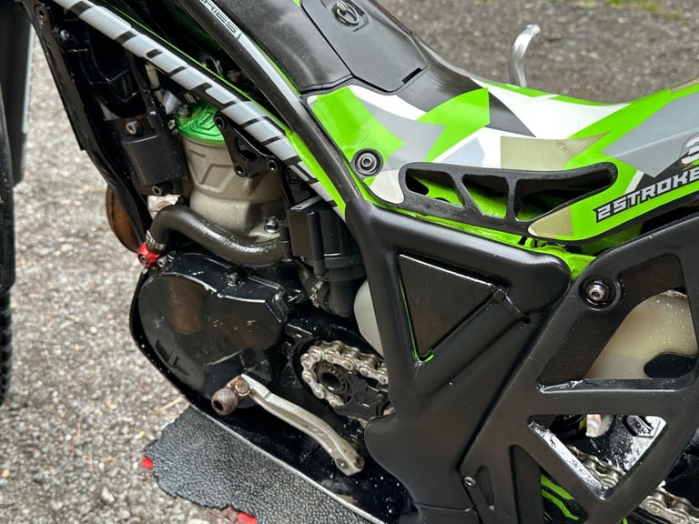 2021 VERTIGO COMBAT Combat Vertical 300 (21MY)  Petrol Manual
