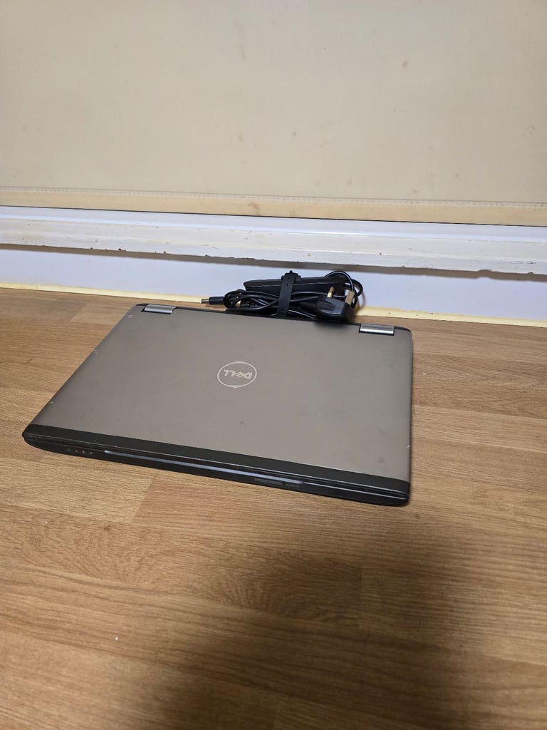 Dell vostro laptop i3 8gb ram 128gb ssd 