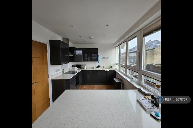 2 bedroom flat in St. Giles Court, Bristol, BS1 (2 bed) (#2671767)