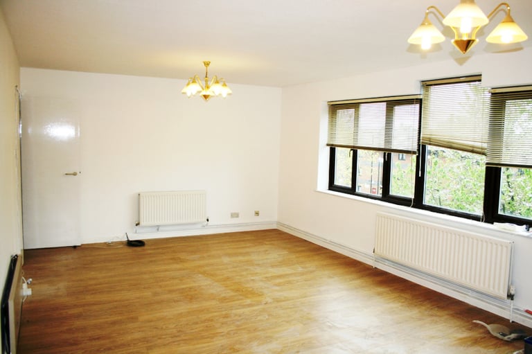 Very large two bedroom, two bathroom apartment Docklands E14