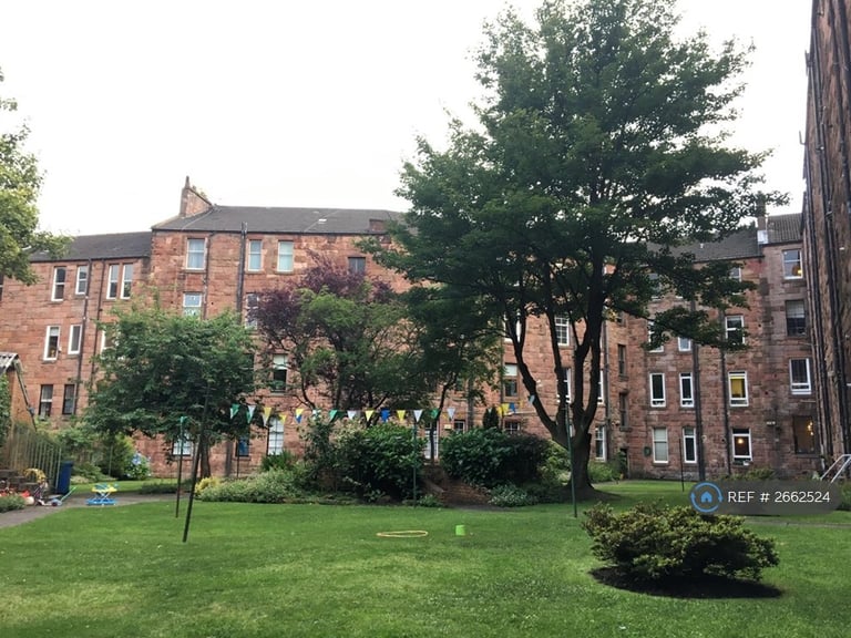 2 bedroom flat in Melrose Gardens, Glasgow, G20 (2 bed) (#2662524)