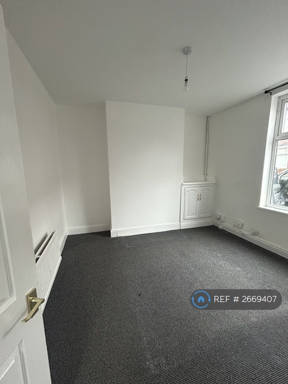 2 bedroom house in Brantwood Terrace, Manchester, M9 (2 bed) (#2669407)