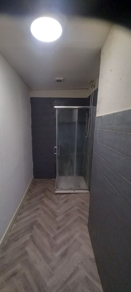 **LET BY** HIGH SPEC ** 1 BEDROOM ** FLAT 1 ** 6 WATERLOO ROAD **