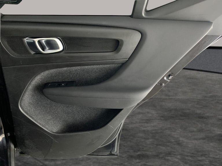 2022 Volvo XC40 170kW Recharge Core 69kWh 5dr Auto ESTATE ELECTRIC Automatic