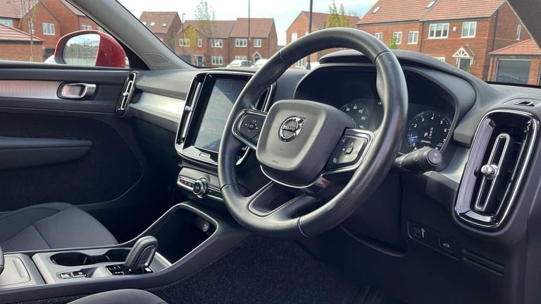 2020 Volvo XC40 Momentum B4 AWD mild hybrid ESTATE Petrol/Electric Hybrid Automatic