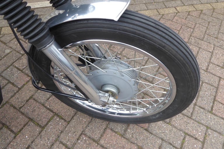 ROYAL ENFIELD CAFE RACER 350 J REG REAR SETS SINGLE SEAT 1 YEARS MOT