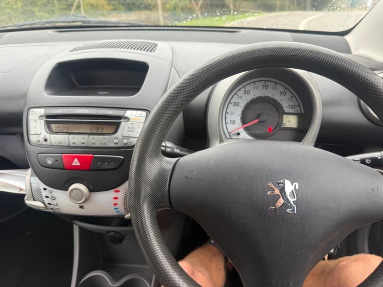 PEUGEOT 107 1.0 12V Urban 2011