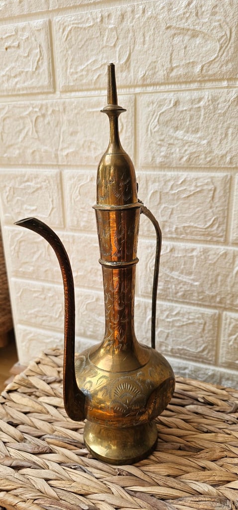 Brass ornament tea pot