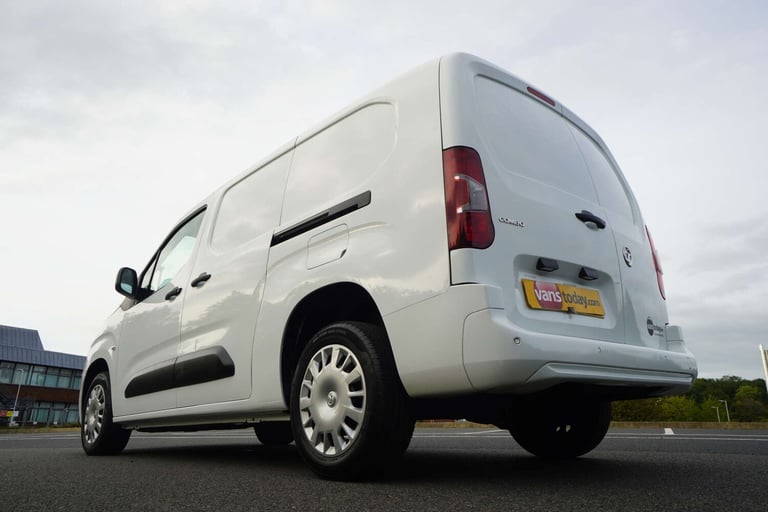 2022 Vauxhall Combo 1.5 Combo 2300 Sportive L2 LWB + 3 Seater + Twin Slider + Top Spec Van Panel ...