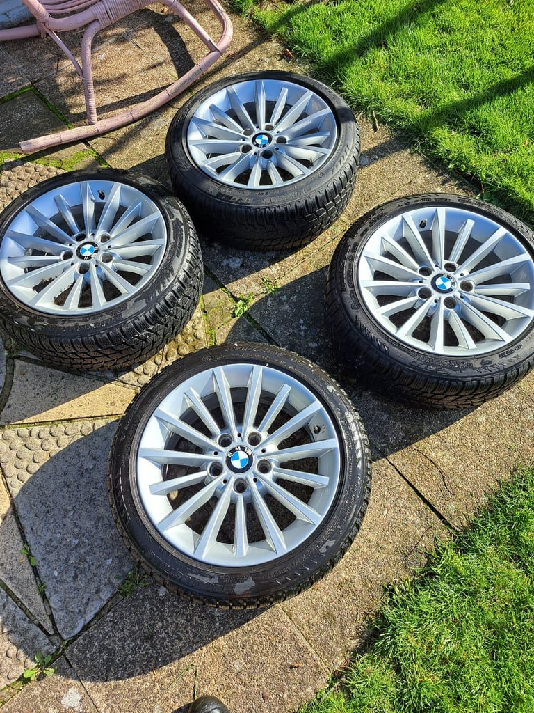 Bmw 17inch alloy wheels style 284 with Bridgstone winter runflat tyres.  