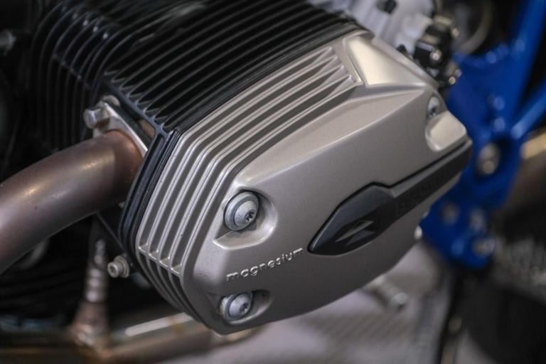 BMW HP2 *Rare Megamoto*