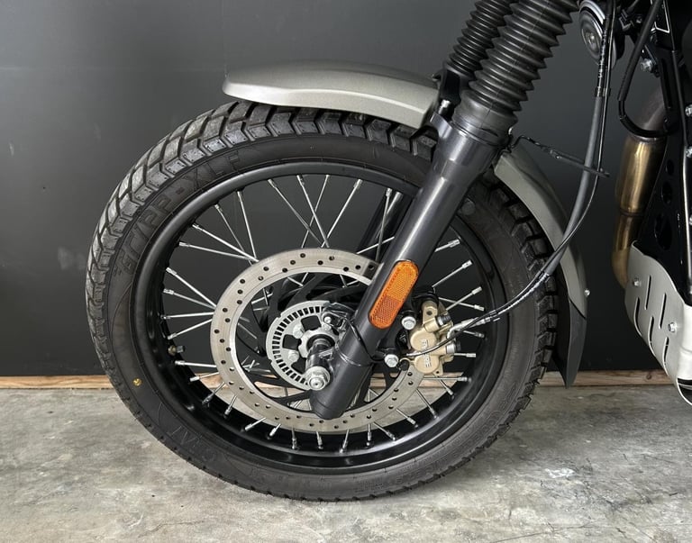 2023 23-PLATE ROYAL ENFIELD SCRAM 411 ** JUST 351 MILES FROM NEW **