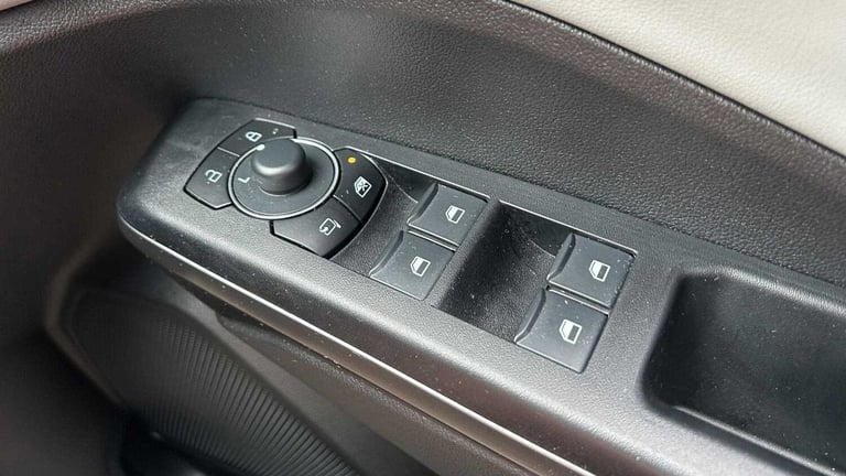 2025 Ford Puma 123kW Premium 43kWh 5dr Auto Hatchback Electric Automatic