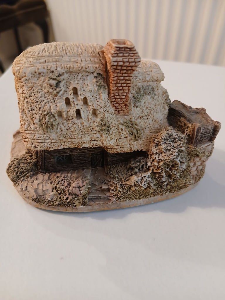 2 Lilliput lane cottages 