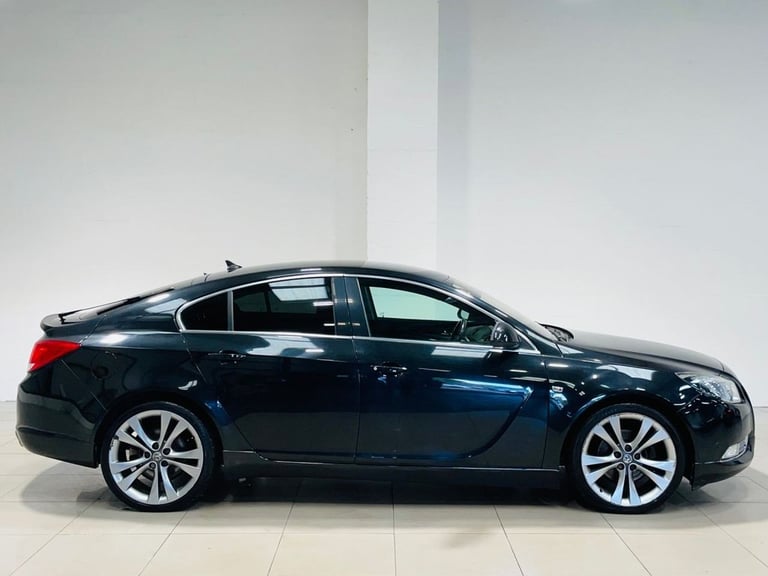 VAUXHALL INSIGNIA 2 2.0T SRI NAV HATCH 5 DOOR PETROL MANUAL 220 BLACK 2011
