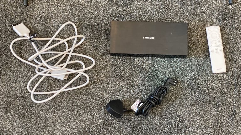 Samsung QE32LS03TCU 32" The Frame Smart 4K QLED TV