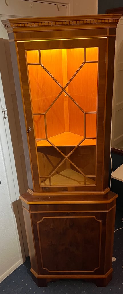 image for Truly amazing looking cabinet 