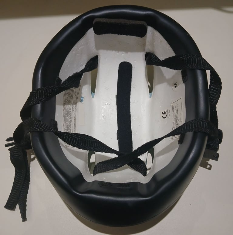 Grey bike helmet, size M