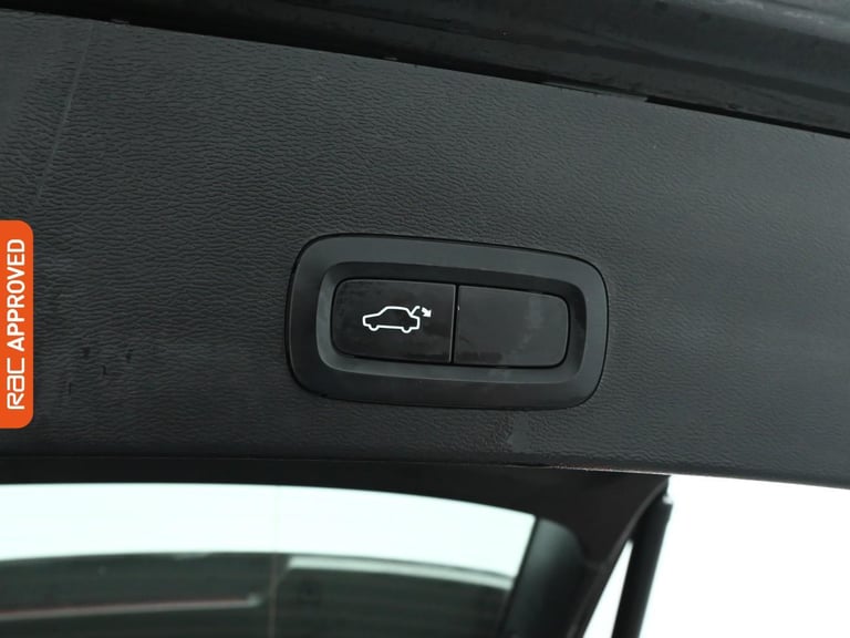 2022 Volvo XC40 2.0 B3 MHEV Core SUV 5dr Petrol Hybrid DCT Auto Euro 6 (s/s) (163 ps) SUV PETROL ...