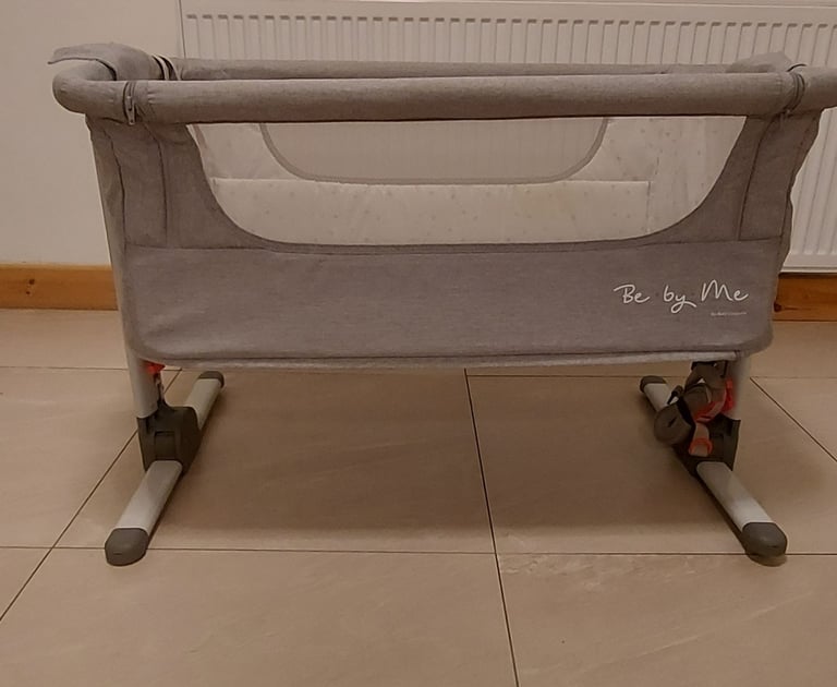 Baby crib, REDUCED FURTHER FOR QUICK SALE 