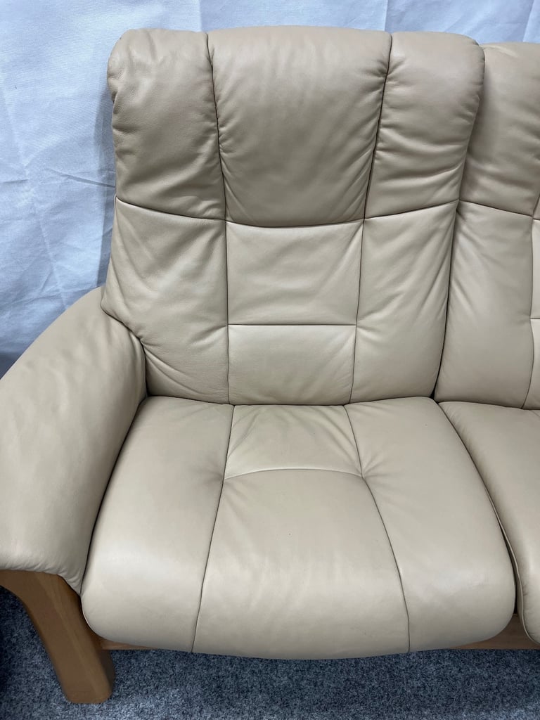 Ekornes Stressless Buckingham leather recliner sofas U.K. delivery available 