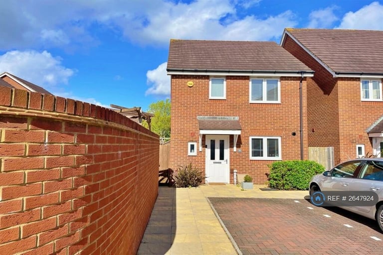 image for 3 bedroom house in Diamond Place, Bournemouth, BH8 (3 bed) (#2647924)