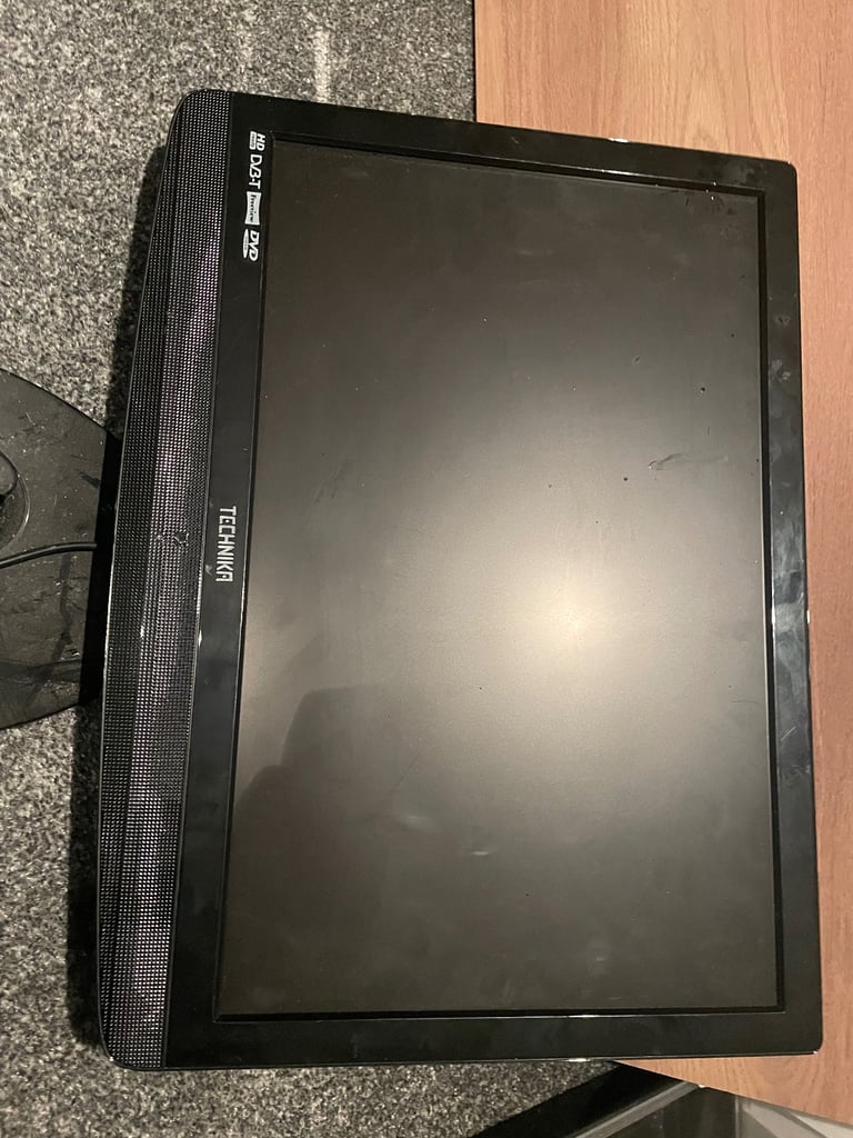 image for 22 inch television with wall mounted bracket 