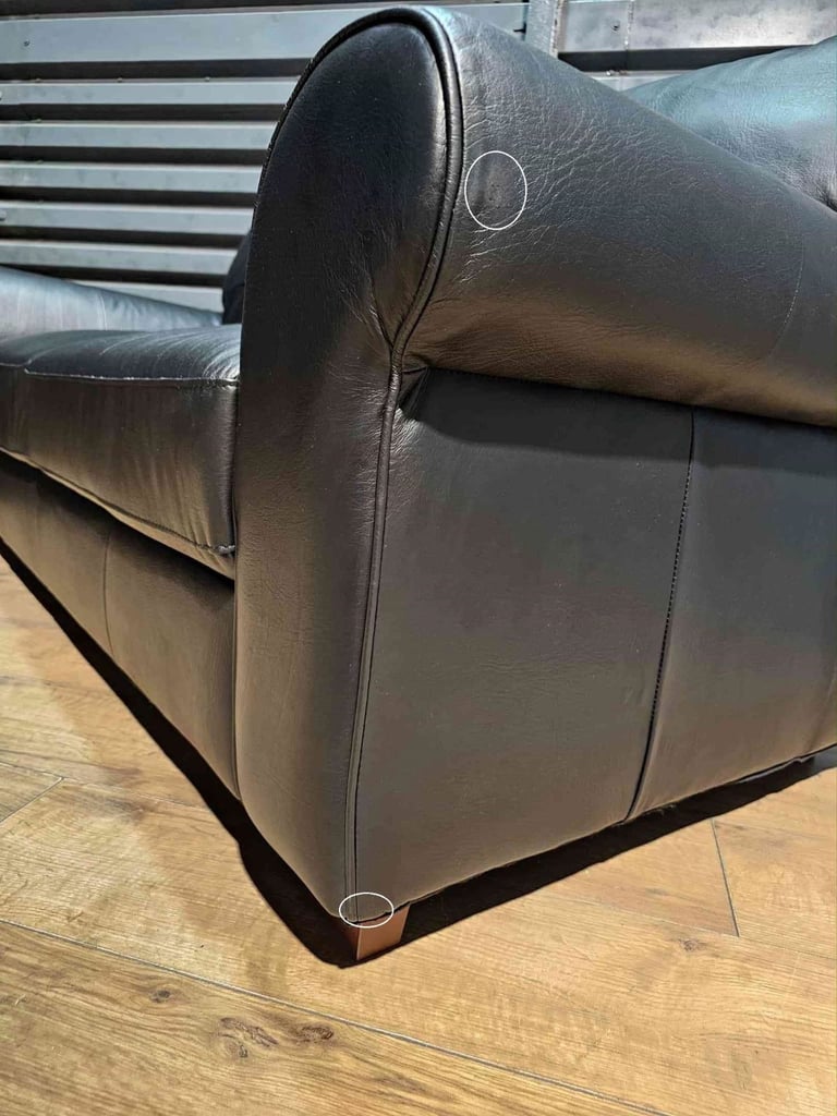 Salisbury Leather 3 Seater Sofa & Armchair - Black.
