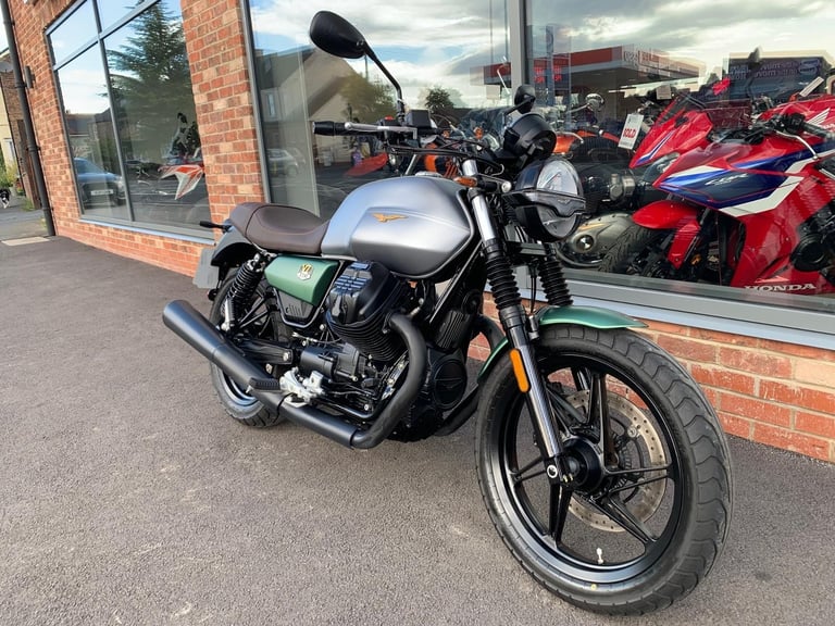 Moto Guzzi V7 CENTANARIO - ONE OWNER - 2 YEAR WARRANTY 