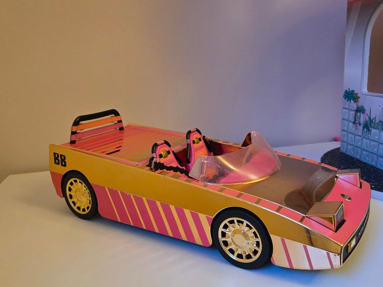 LOL Surprise! Fashion Dolls House of Surprises and LOL Surprise! Car-Pool Coupe