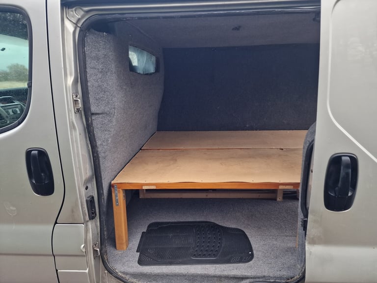 2008 Vauxhall Vivaro Silver LWB  Drives Perfect  3m MOT  Camper Project