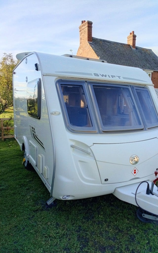 2011 swift charisma 220 