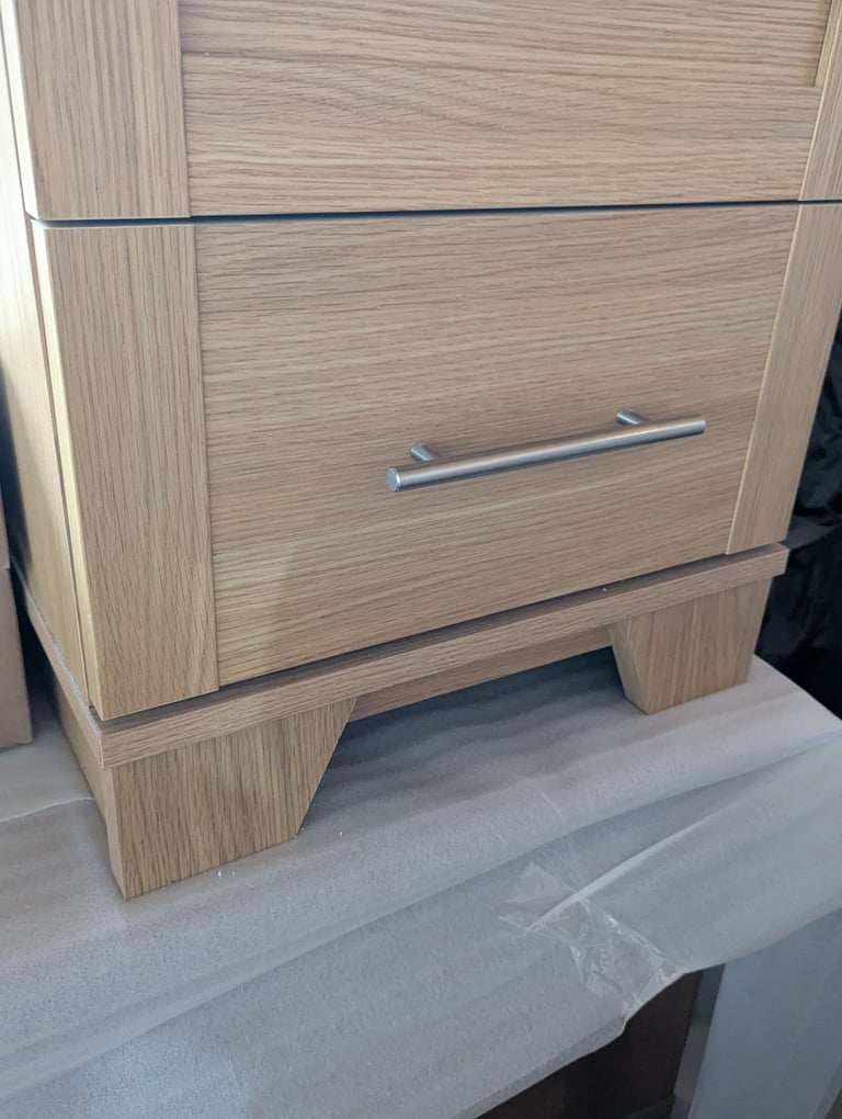 2 Drawer Bedside cabinet