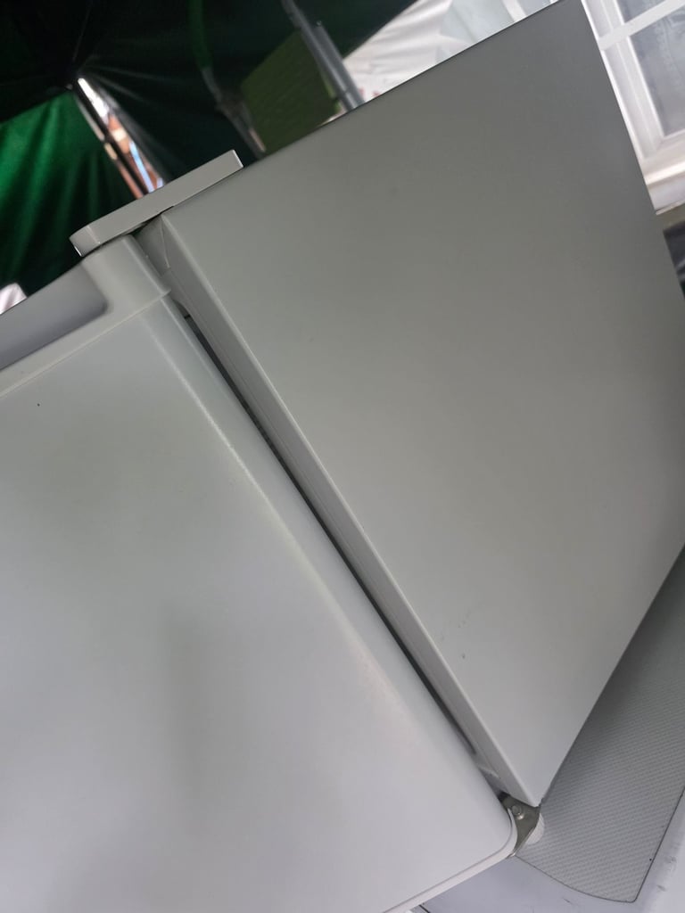 Table top freezer, excellent condition 50x48x48cm(hxwxd)
