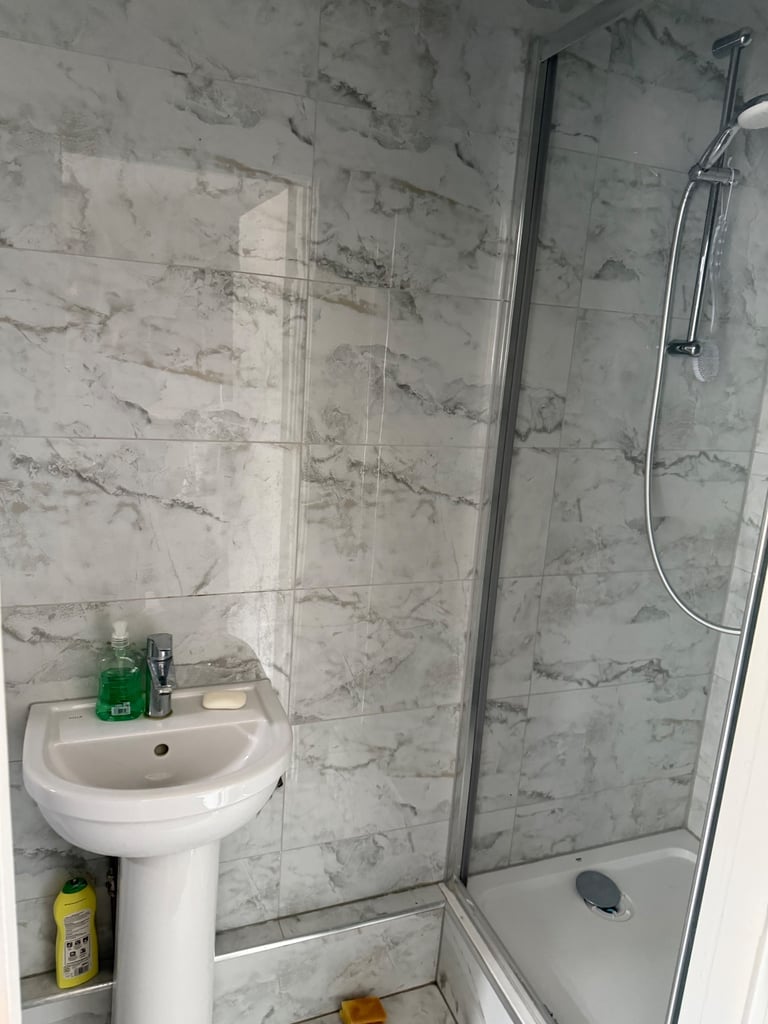 7 Bedrooms House HMO Licensed in available to rent in Hayes UB3