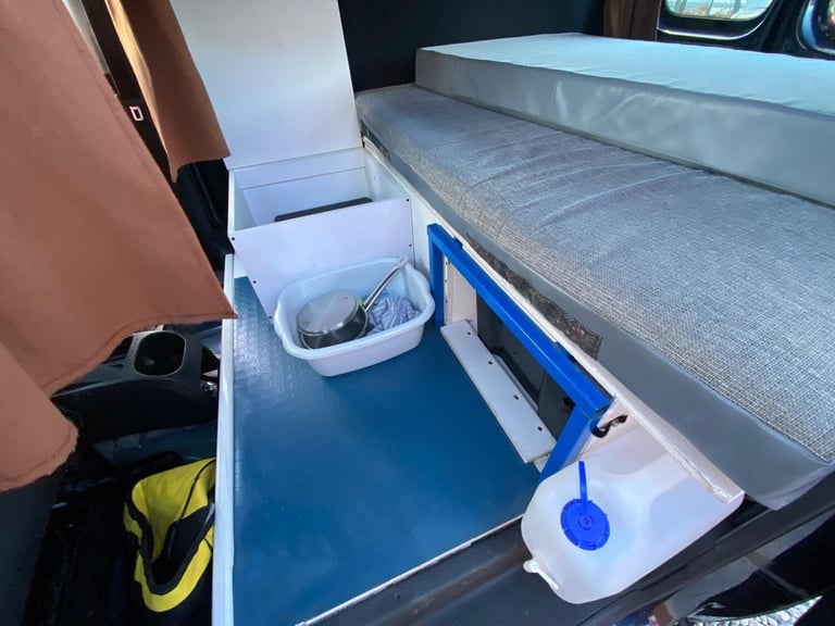 2016 Volkswagen Caddy DOUBLE BED—STOVE—AWNING—CRUISE PANEL VAN Diesel Manual