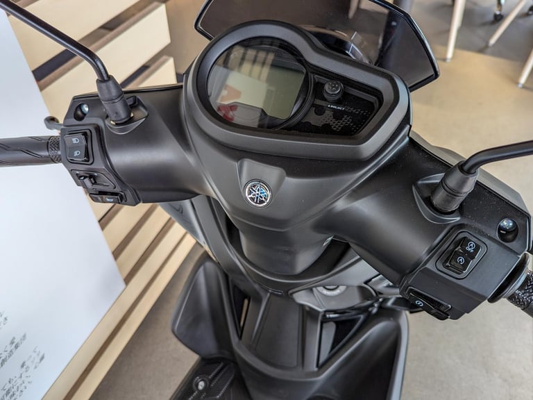 NEW Yamaha RayZR 125 Learner Legal Scooter. (Black) JUST £2,500 (No Admin Fees)