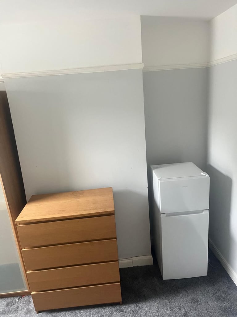 Room to rent 