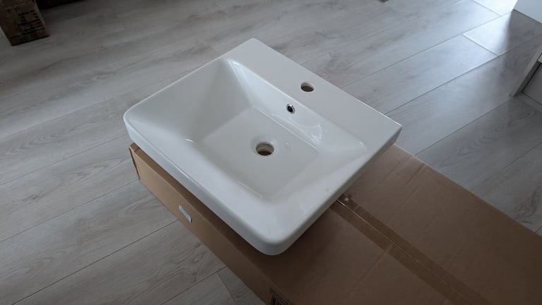 image for Brand new 500 mm white bathroom basin