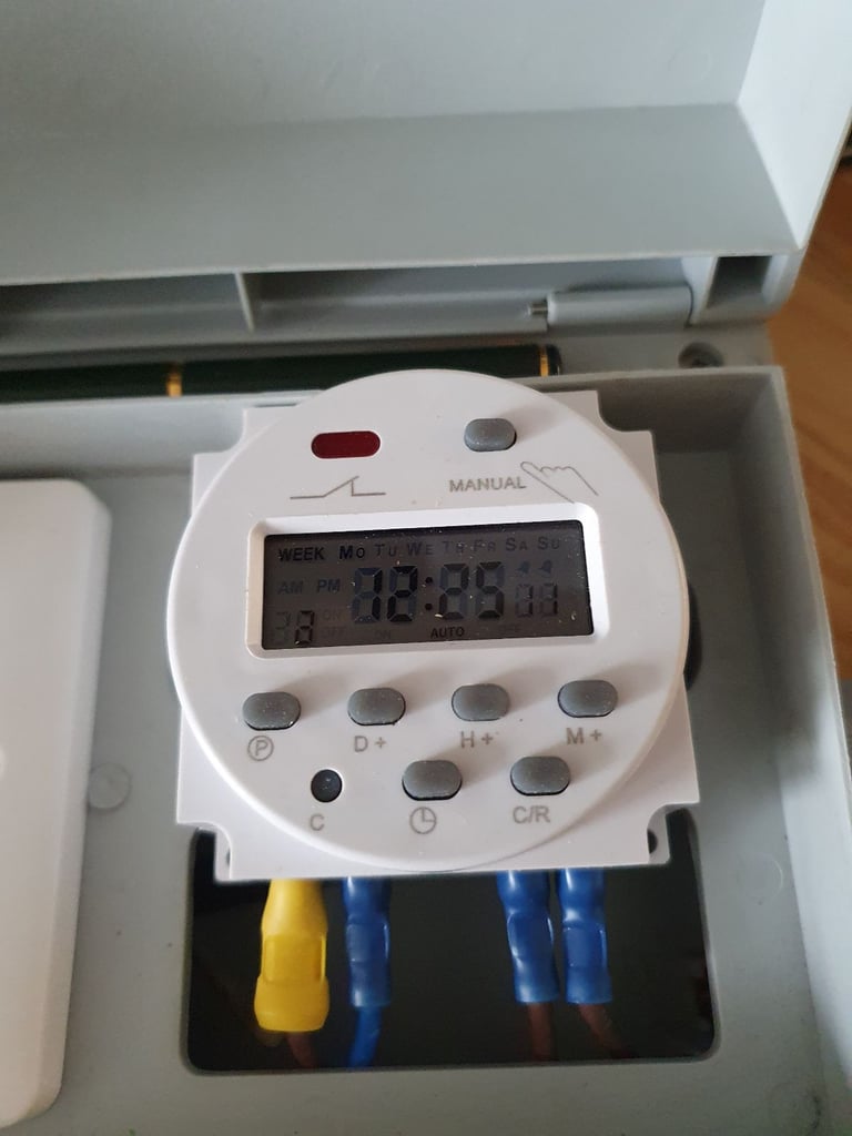 Mains socket timer portable, digital 7 day timer in an IP54 box great for Xmas