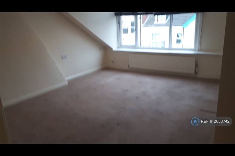 1 bedroom flat in Emerald Street, Saltburn-By-The-Sea, TS12 (1 bed) (#2653742)