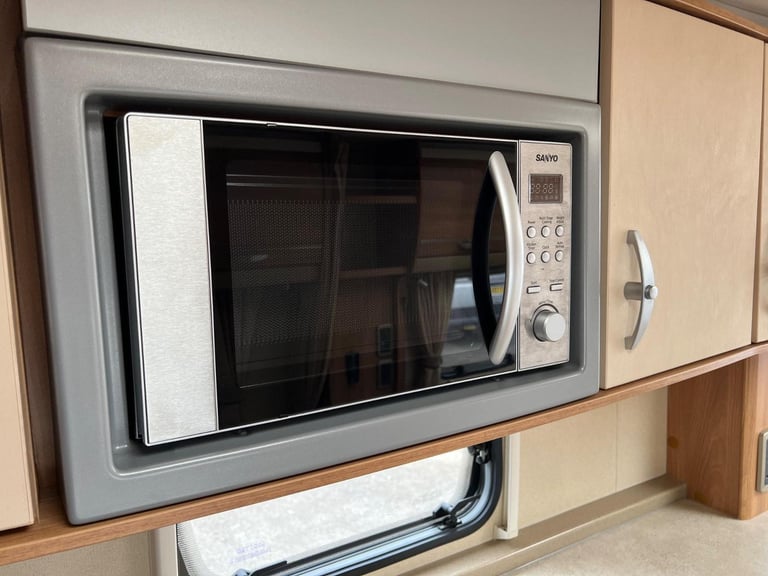 2011 Swift Conqueror 530 4 Berth Touring Caravan