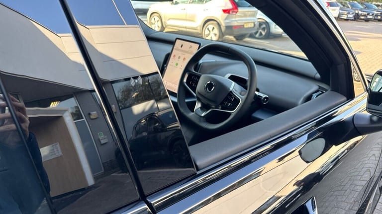 2025 Volvo EX30 Plus, Twin Motor Performance, Electric Estate Electric Automatic