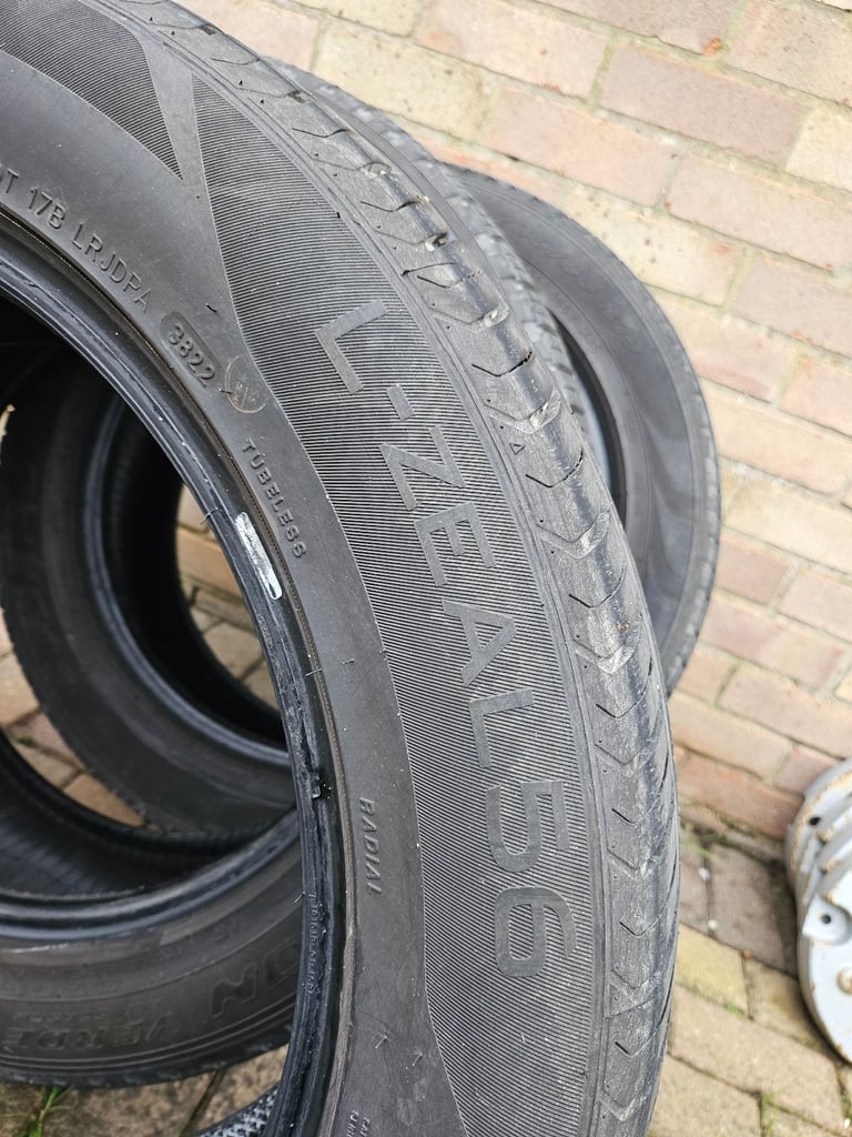 235/55/19 