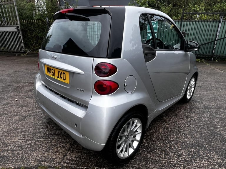 2011 smart fortwo 1.0 MHD Passion Coupe 2dr Petrol SoftTouch Euro 5 (s/s) (71 bhp) Coupe Petrol A...